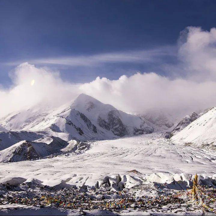 神秘的阿尼玛卿雪山,黄河流域的山中之王