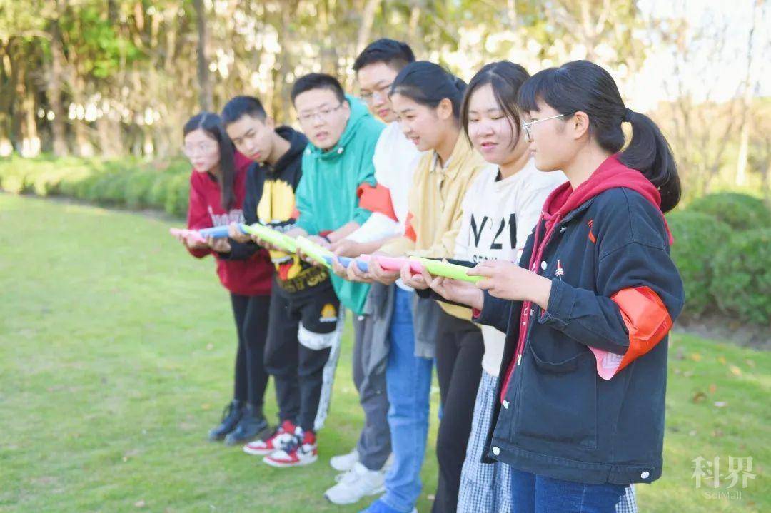 理学院与社会学院成功举办"波澜社会,壮阔理学"主题研究生新生素质