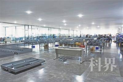 <p>    小牛自动化设备有限公司装配车间。</p>