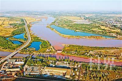 <p>    宁夏因黄河而富，因黄河而美，努力建设黄河流域生态保护和高质量发展先行区，唱响新时代黄河大合唱，一个繁星闪烁、千里稻香、鱼翔浅底的美丽新宁夏将让世界瞩目。</p>