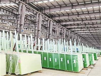 <p> 金晶科技600吨生产线。</p>