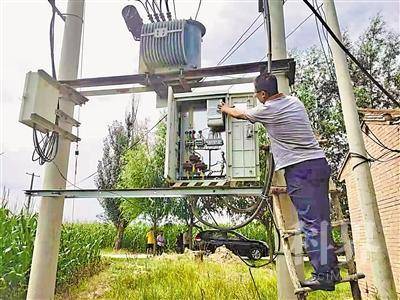 <p>　　去年，固原市原州区水务局开展取用水机井摸底调查，邀请专家测算机井“以电折水”换算系数。（图片由原州区水务局提供）</p>