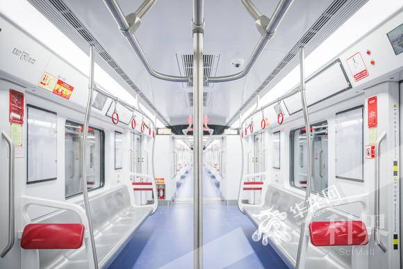 轨道9号线列车车厢内景。华龙网-新重庆客户端记者 李裕锟 摄