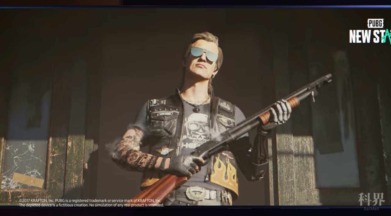 戴墨镜的男人持枪