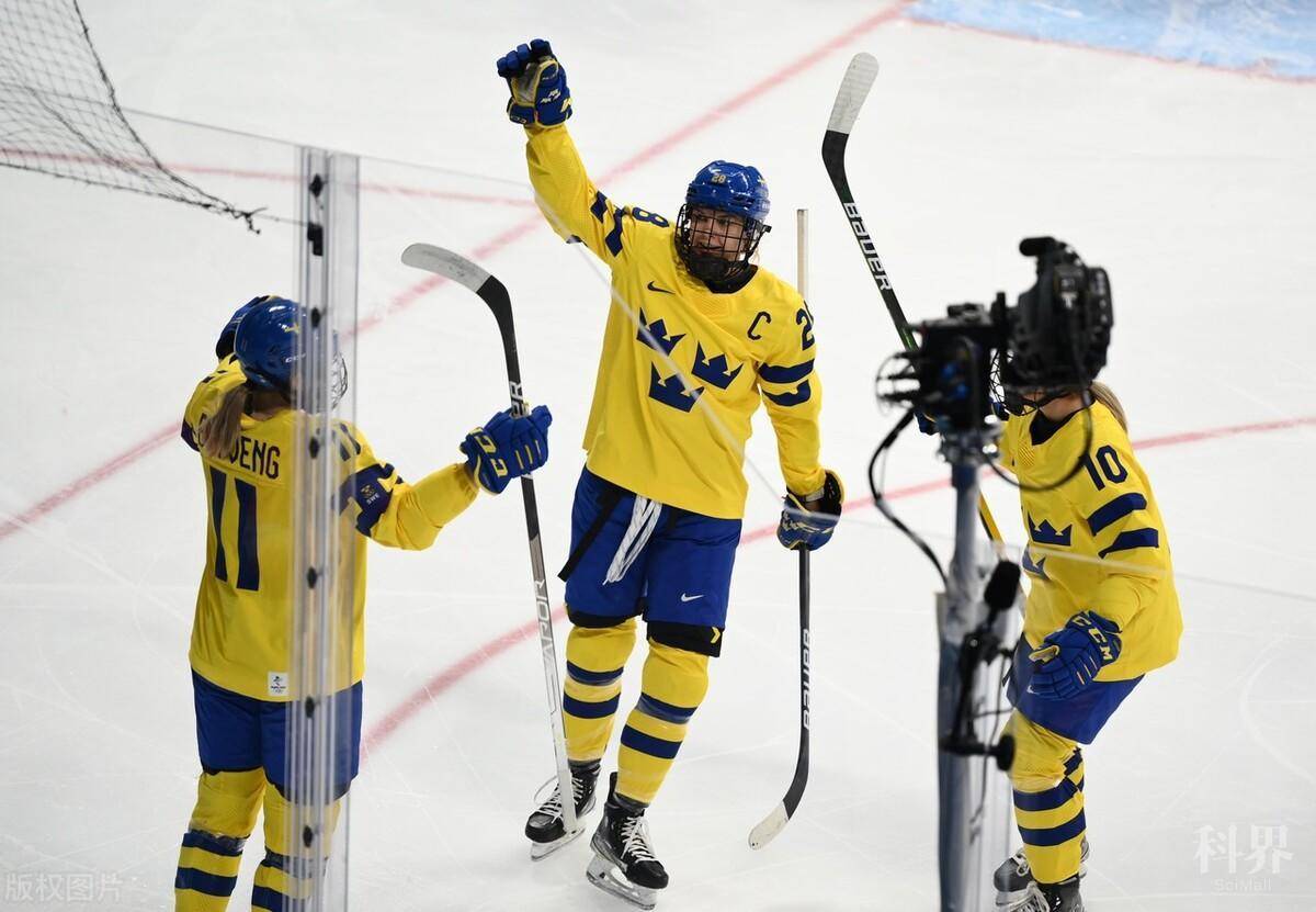 中国女冰率先进球遭逆转，1比2不敌瑞典无法直接晋级