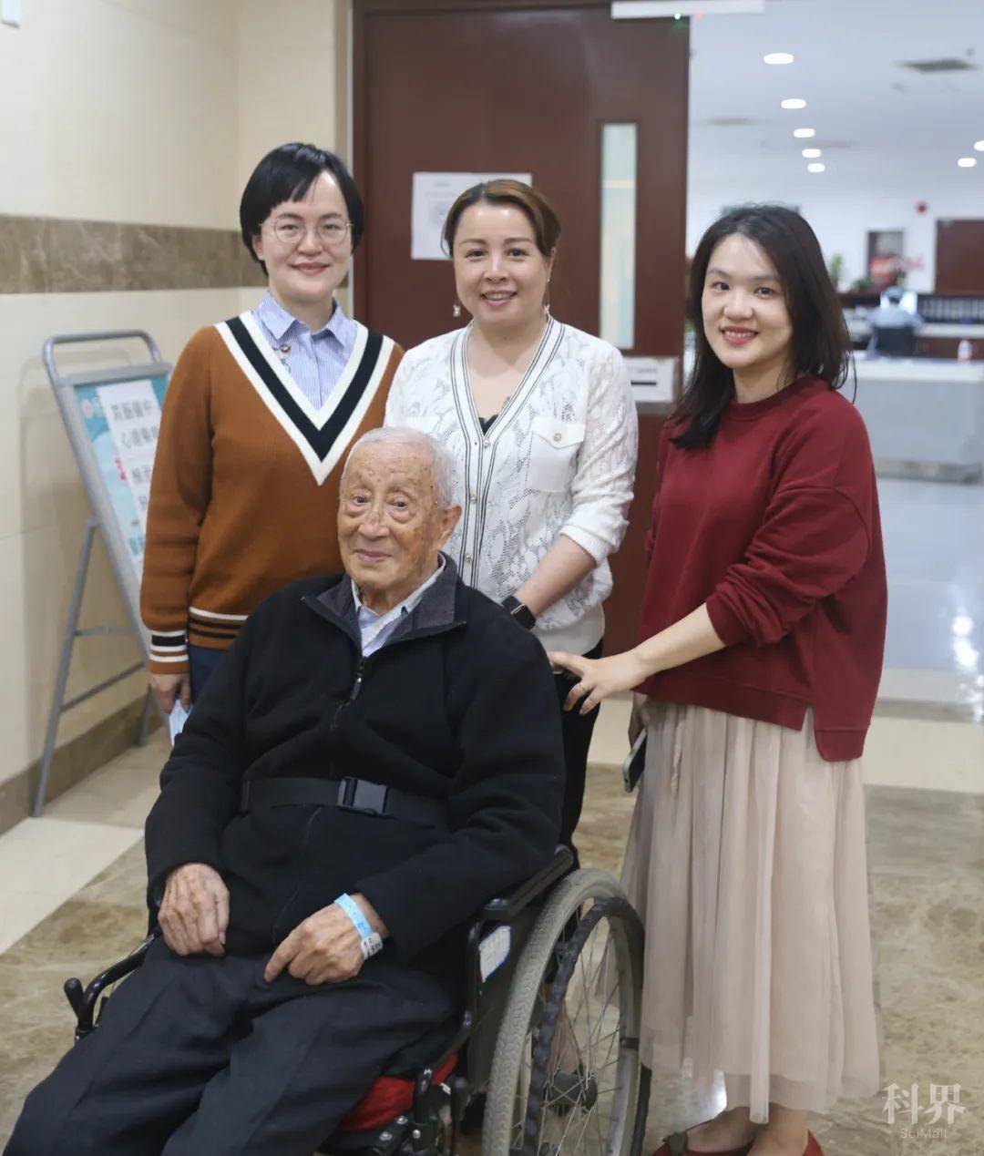 致敬建党百年庆祝百岁寿辰庆贺胡德华先生百岁生日