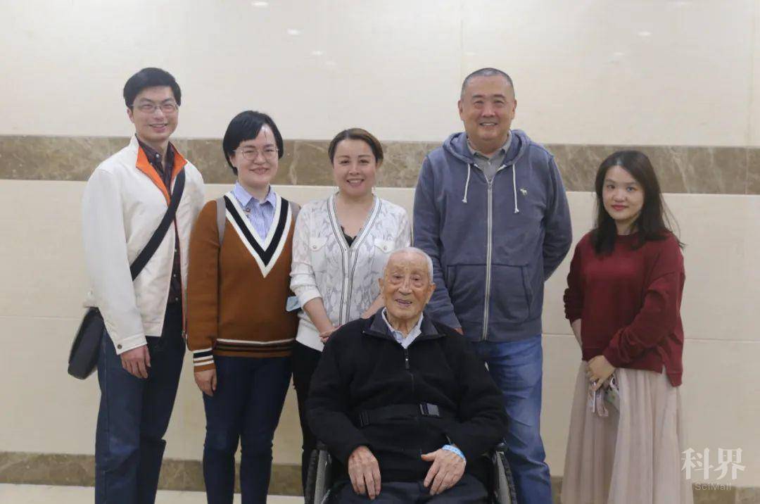 致敬建党百年庆祝百岁寿辰庆贺胡德华先生百岁生日