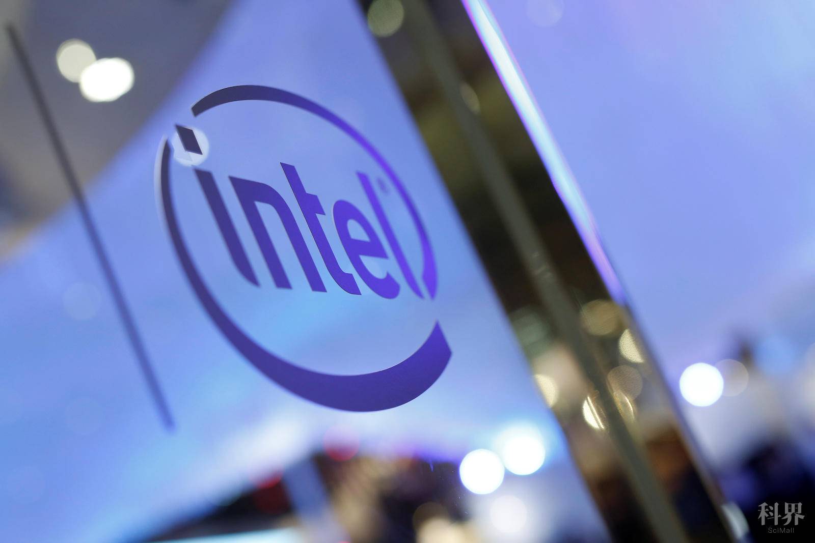The logo of Intel is seen during the annual Computex computer exhibition in Taipei, Taiwan June 1, 2016. REUTERS/Tyrone Siu - D1BETHJEVYAA