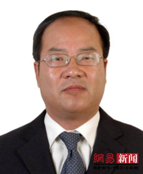 张强,男,汉族,1965年9月生,甘肃靖远人,中共党员.