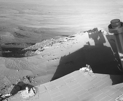 “机遇”号火星车于2012年在Endeavour陨石坑。.jpg