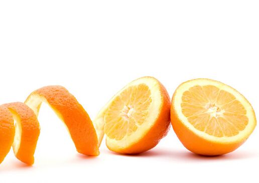 一项为期１５年的研究表明，经常吃橙子的人可降低患老年性黄斑变性的风险。.jpg