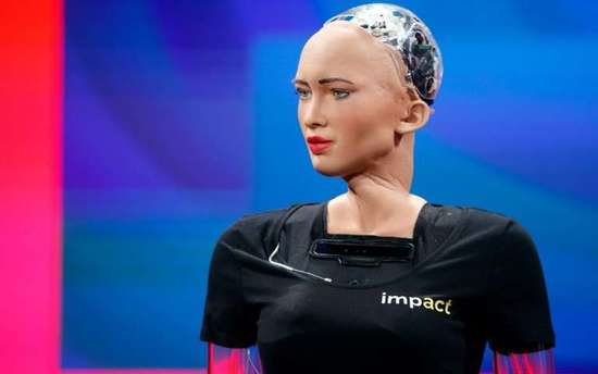 这些机器人越来越像人了