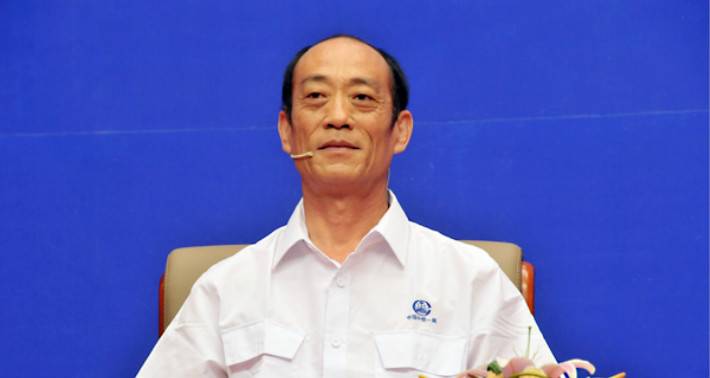 窦铁成:勇于创新的"工人教授"