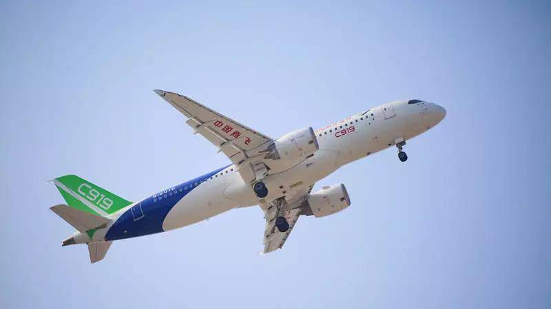 国产c919大飞机第三架完成首飞,突破100余项关键技术