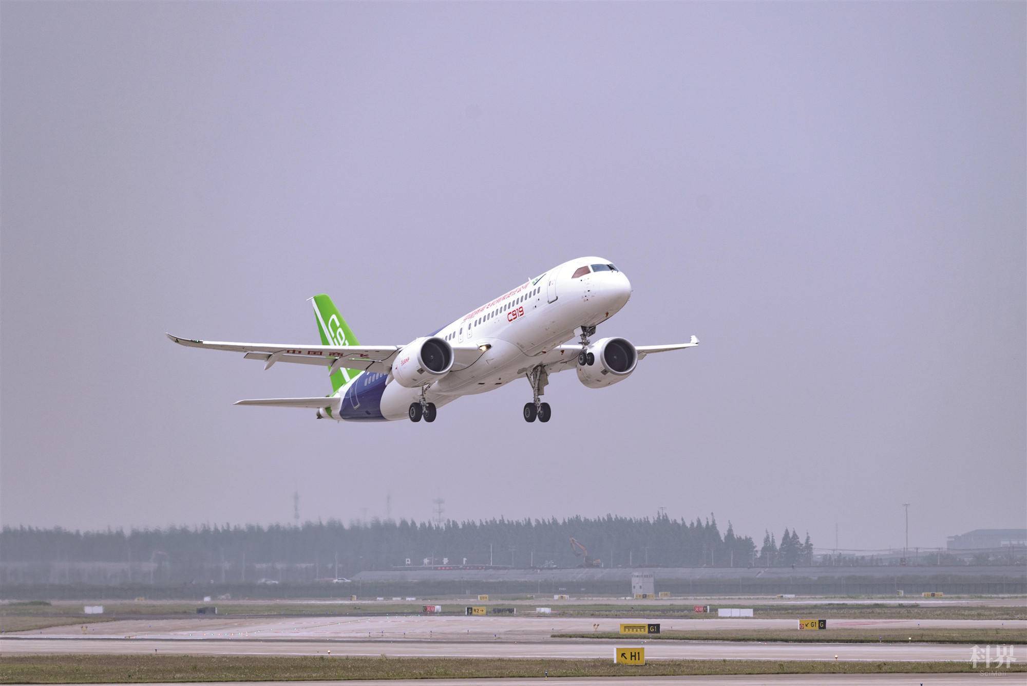 2017年5月5日c919大型客机成功首飞