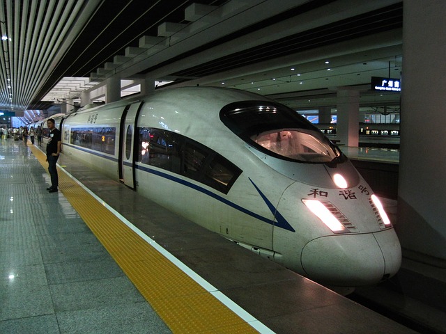 high-speed-train-207246_640.jpg