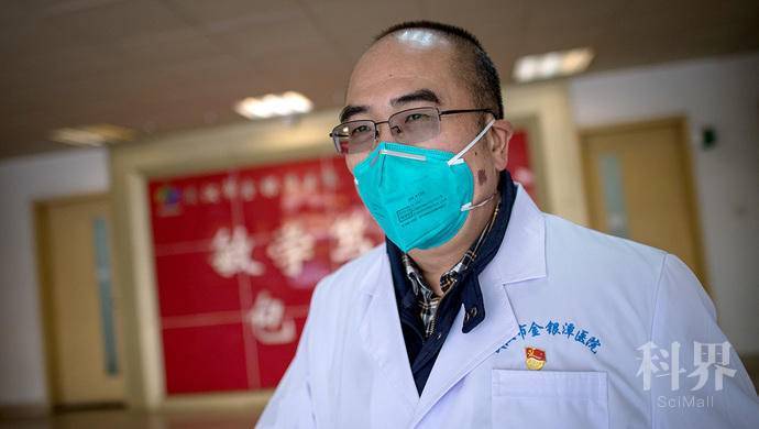 身患绝症金银潭院长坚持为他们送机脚步看哭了