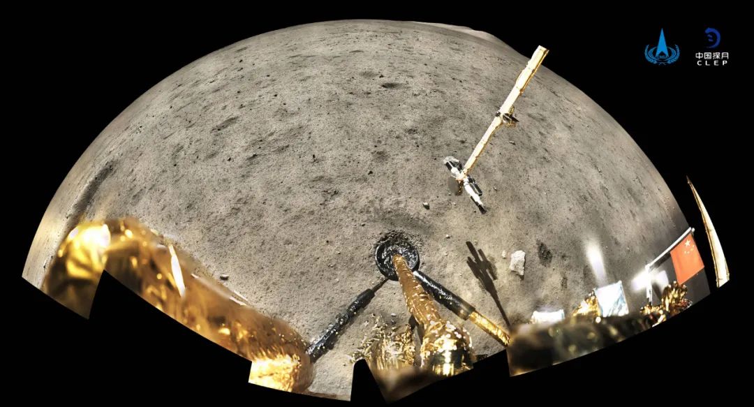 嫦娥五号着陆器和上升器组合体着陆后全景相机环拍成像。国家航天局供图