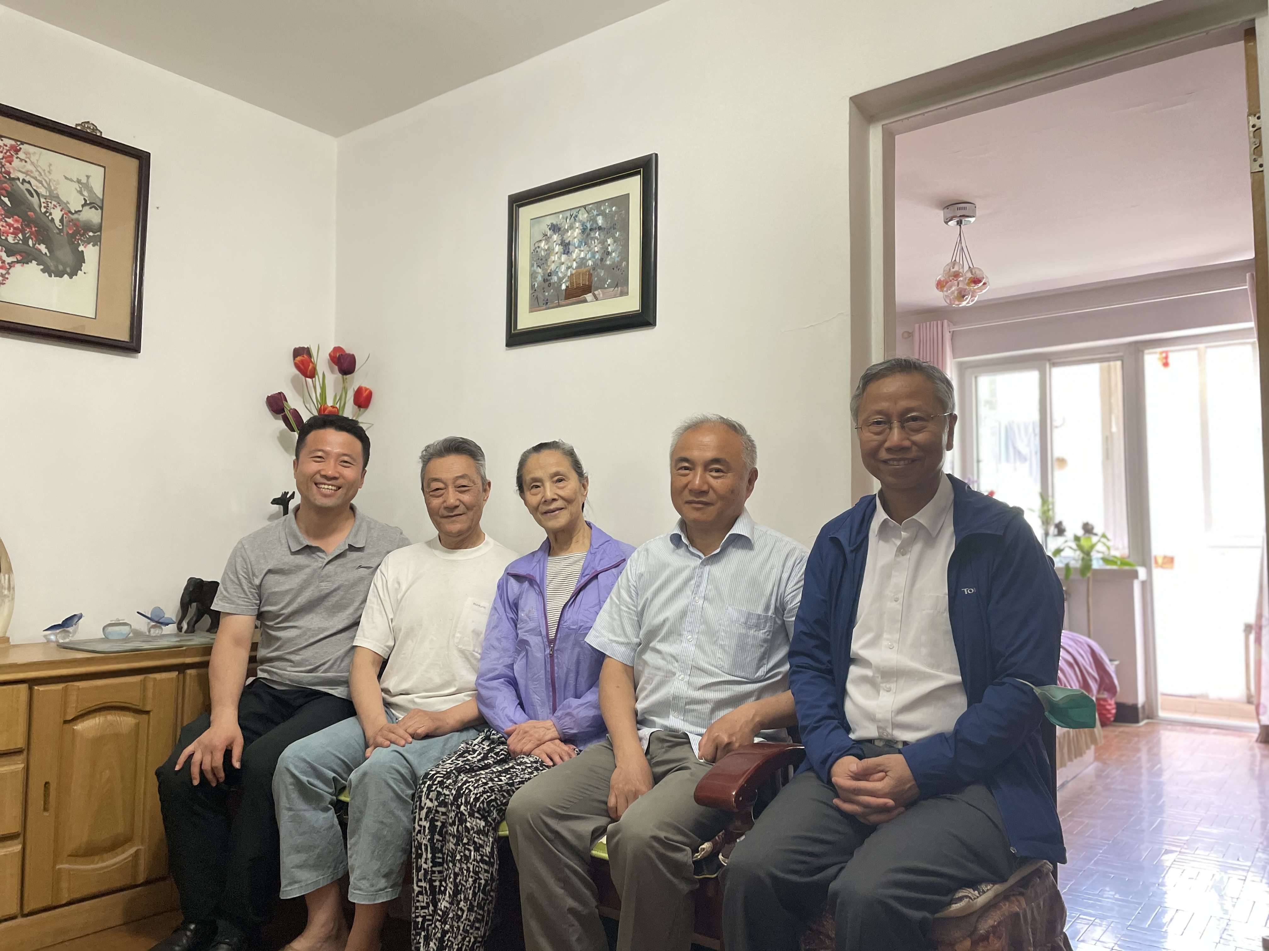 服务国家重大需求,科技创新,学科引领和奖掖后人等方面所做的突出贡献