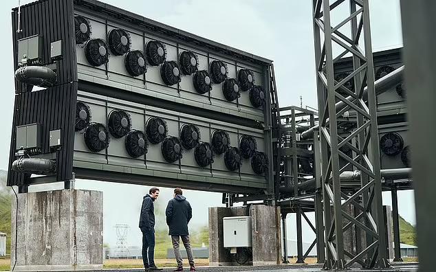 全球最大“吸碳”机器在冰岛启动.jpg