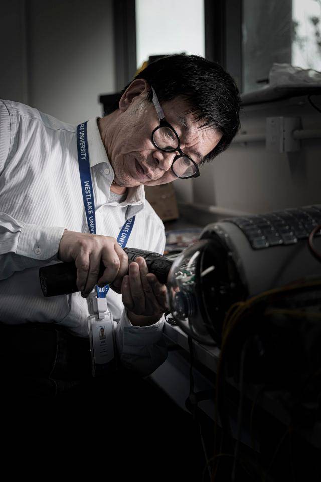 杭州最美科技工作者|崔维成:向着海洋最深处出发