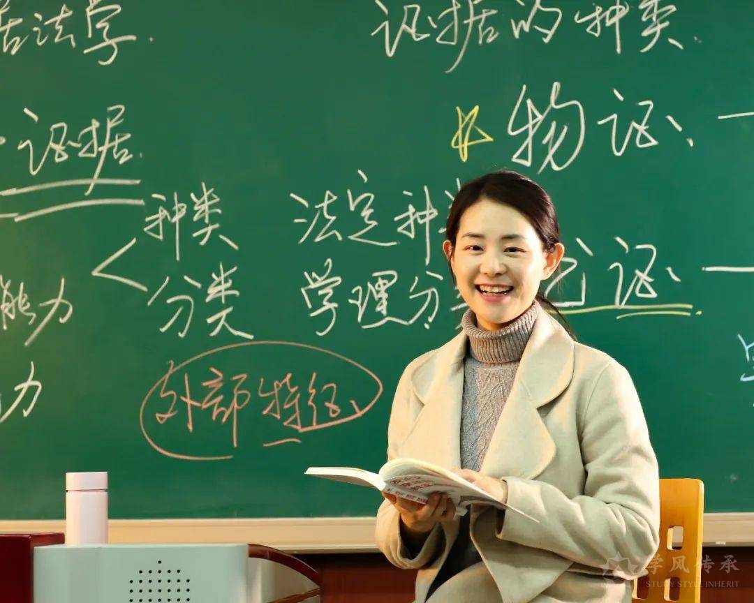 胡婧,法学博士,重庆大学法学院讲师,硕士生导师,美国辛辛那提大学访问