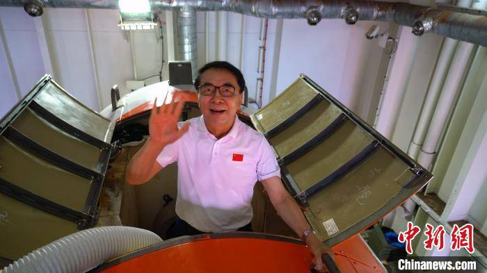 中国最新完成7次"奋斗者"号载人深潜作业 最深达7735.