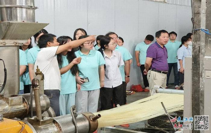 https://r.sinaimg.cn/large/article/71b498305673d4647e8789c822c3150b