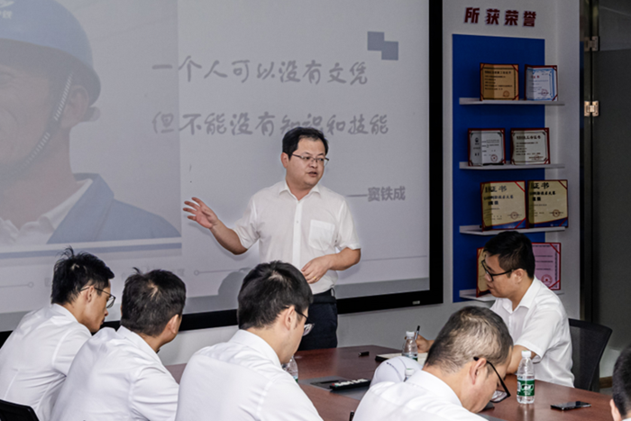 黄毅:一位博士工匠的十年磨剑“笑傲世界”