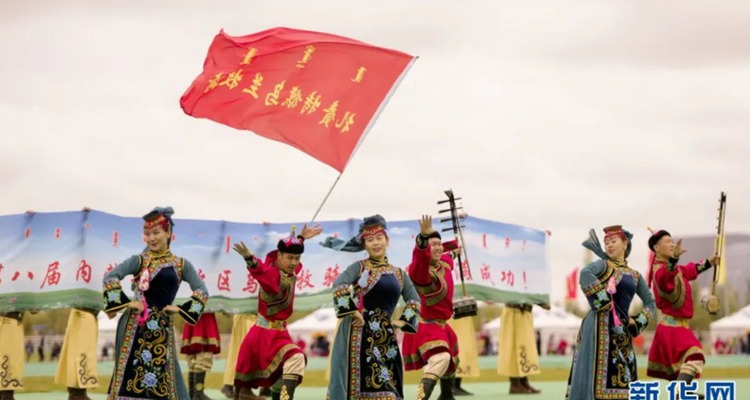 乌兰牧骑传递党的声音和关怀