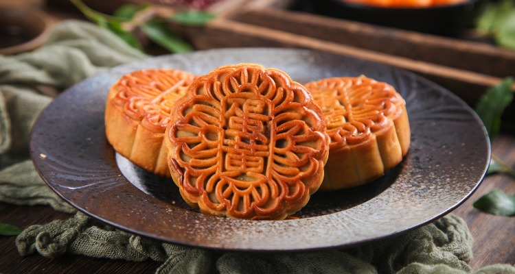 以钉钉子精神防治节日“四风”问题