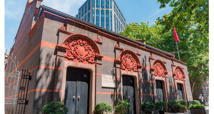 理解历史主动精神的三重逻辑