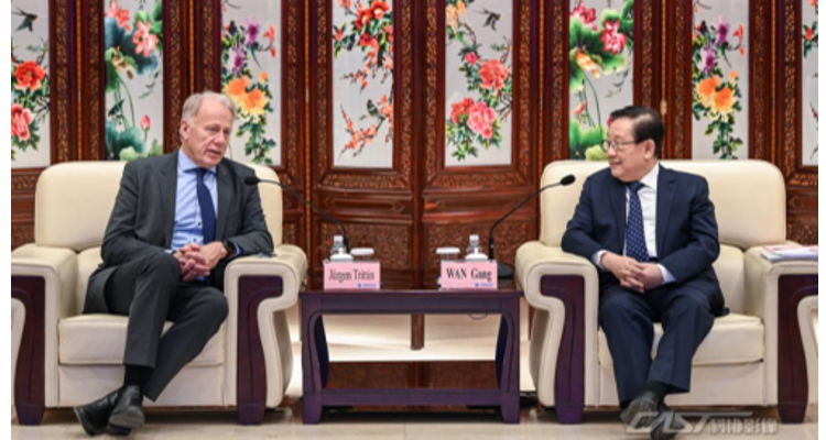 万钢会晤德国联邦议员特里廷一行