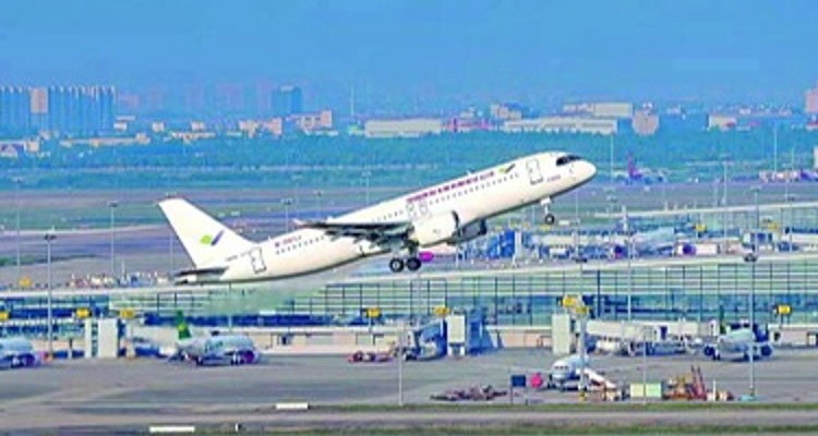 习近平会见C919大型客机项目团队代表并参观项目成果展览