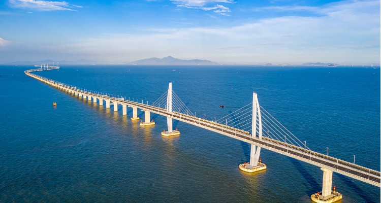 我们推进的是中国共产党领导的社会主义现代化