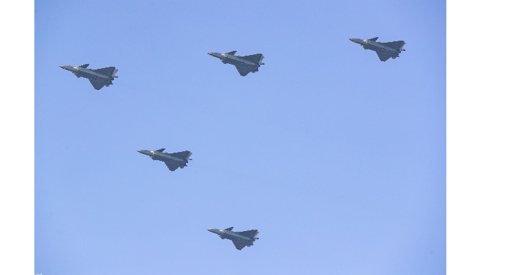 向着全面建成世界一流军队阔步前进