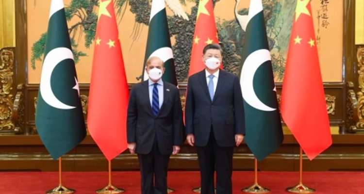 习近平会见巴基斯坦总理夏巴兹