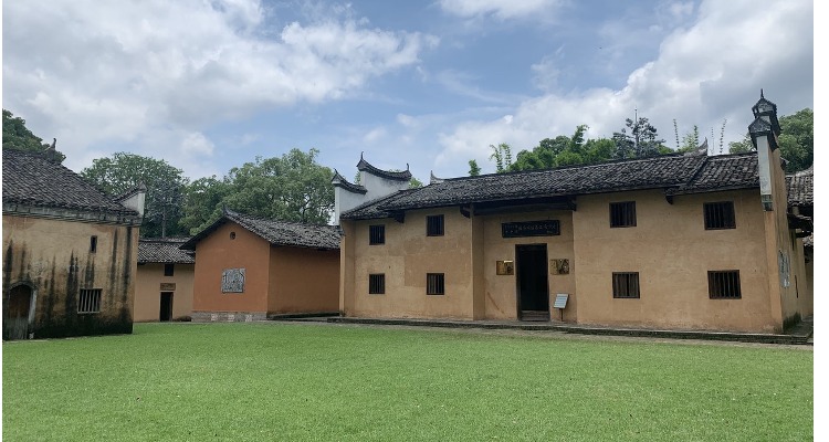 必须抓好后继有人这个根本大计