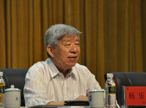 杨乐:"春"到人间草木知