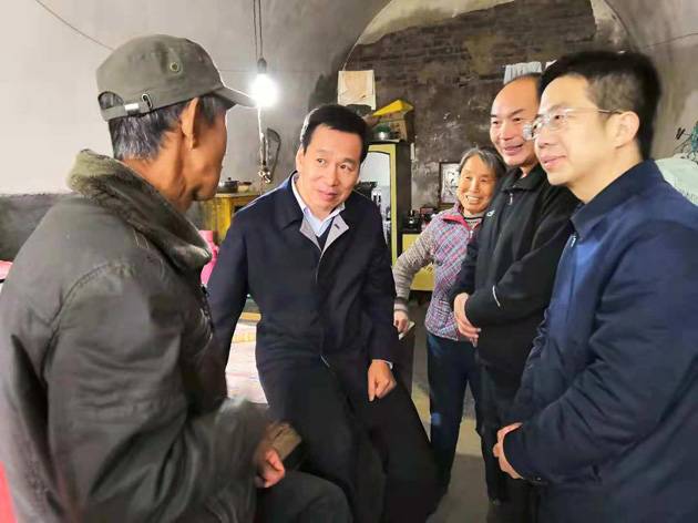 许富昌到方山县包扶村调研脱贫攻坚工作