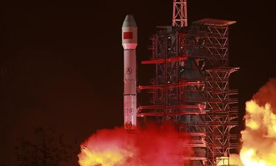 用长征三号乙运载火箭，成功将“中星2D”卫星发射升空