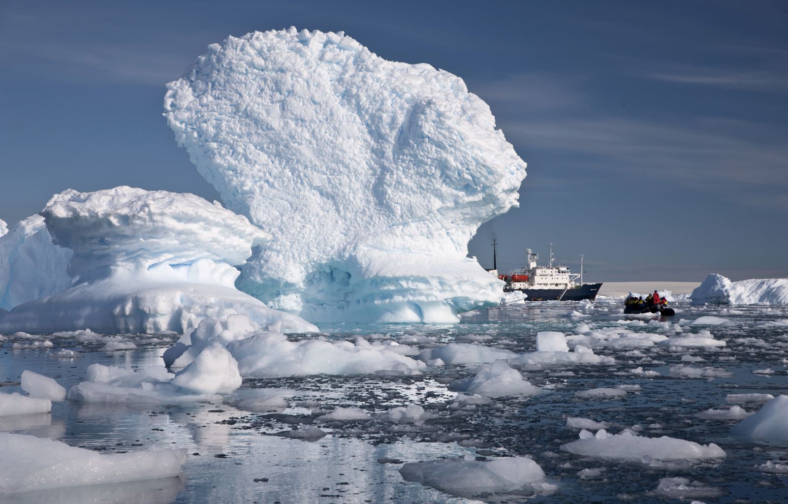 南极洲冰川融化速度比40年前快约5倍
