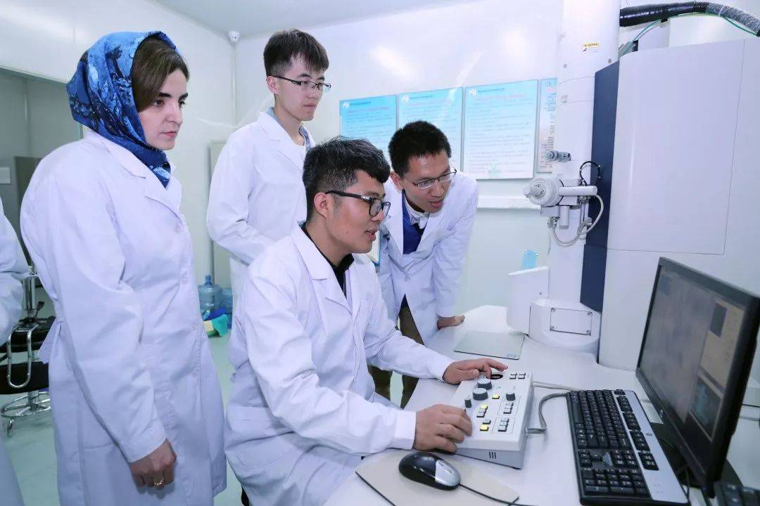 青春榜样博士生刘少利科研像一场长跑同行人很重要