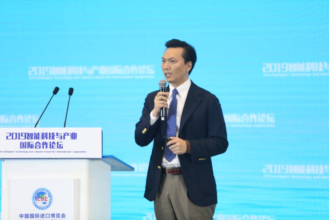 【进博会-2019智能科技论坛】新思科技中国董事长葛群:芯片让我们的