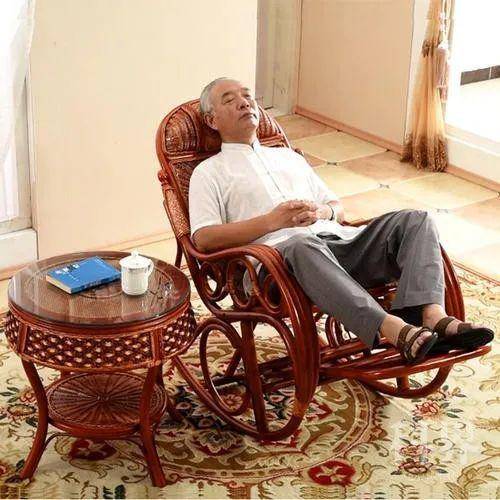 【研究显示】老人白天老打瞌睡不是好事儿!