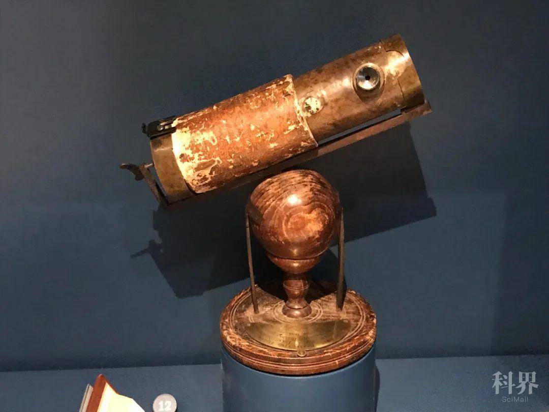 艾萨克·牛顿的反射望远镜.| 图片来源:matt brown/flickr