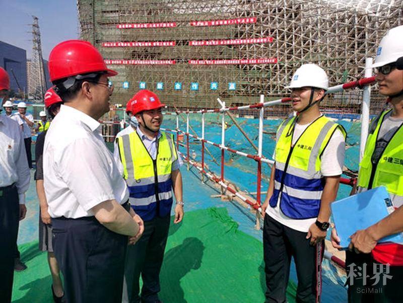 王国生调研省科技馆新馆建设工作800.jpg