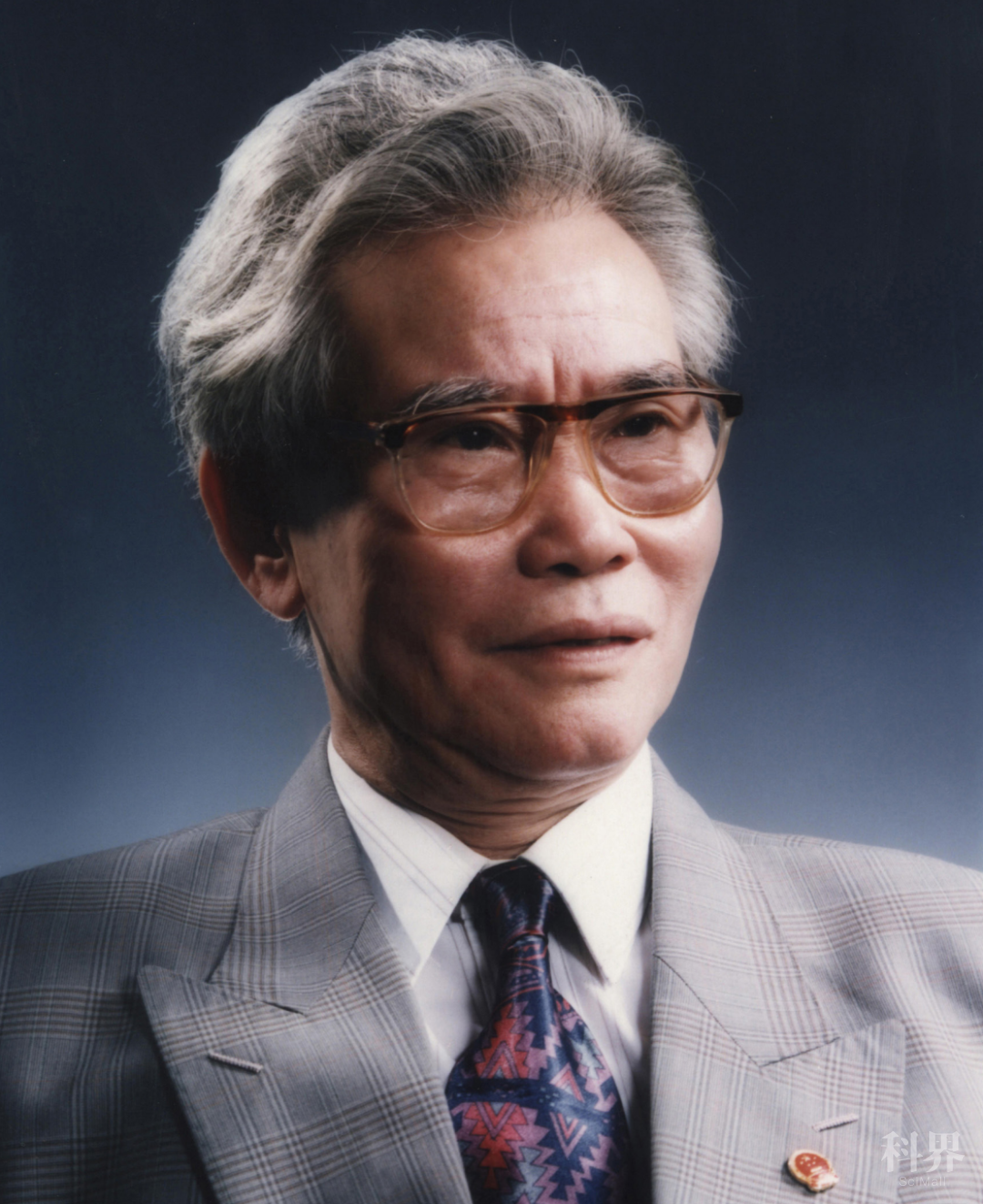 来源:广州市科协 "繁霜尽是心头血,洒向千峰秋叶丹.