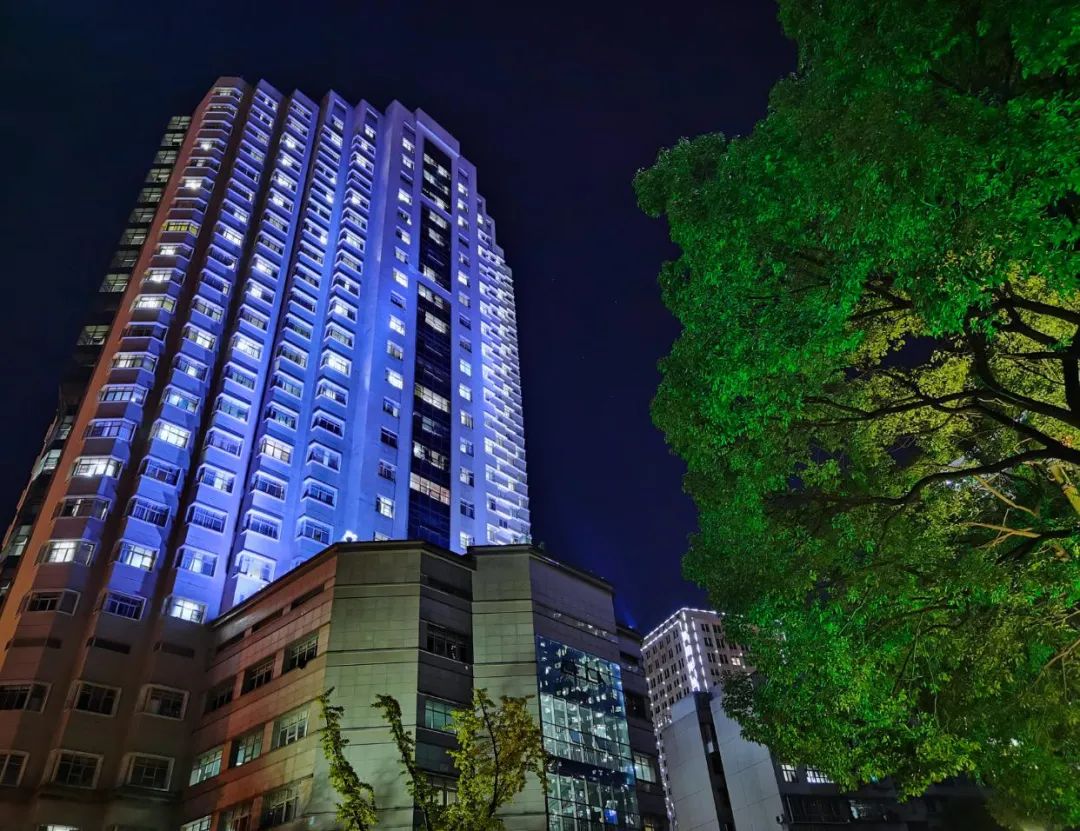 贵州医科大学夜景图片