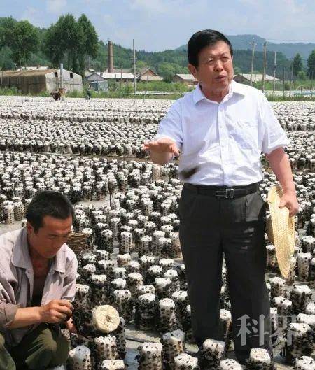 祝贺吉林省老科协会长李玉获得全国脱贫攻坚楷模荣誉称号